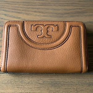 COPY - Tory Burch wallet